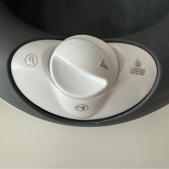 TORUS Filtered 2L/68oz Portable Gravity Dog Water Bowl + 5 new unused filters - Picture 11 of 12